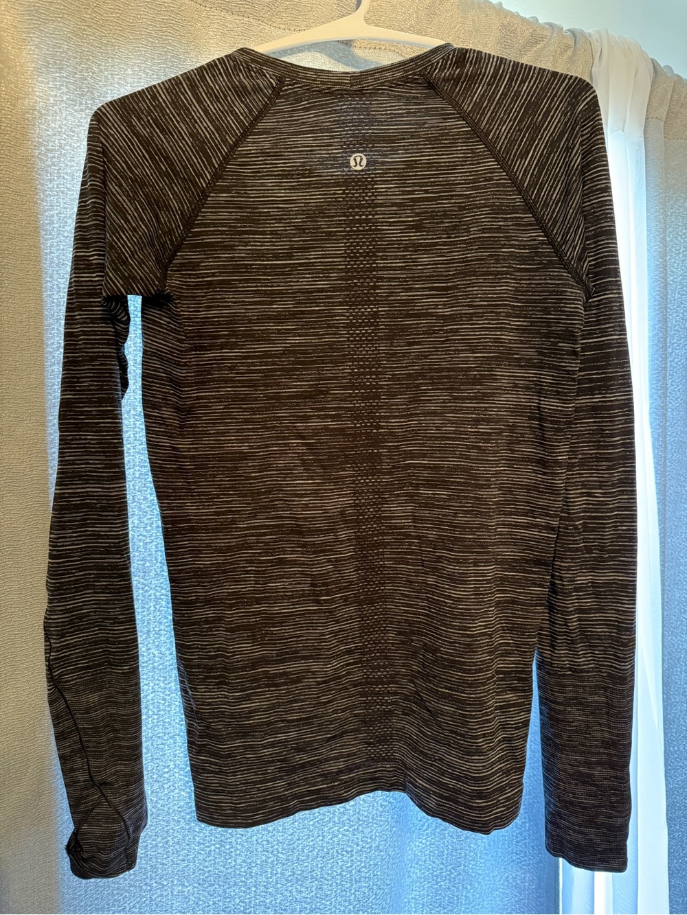 Lululemon LS swiftly